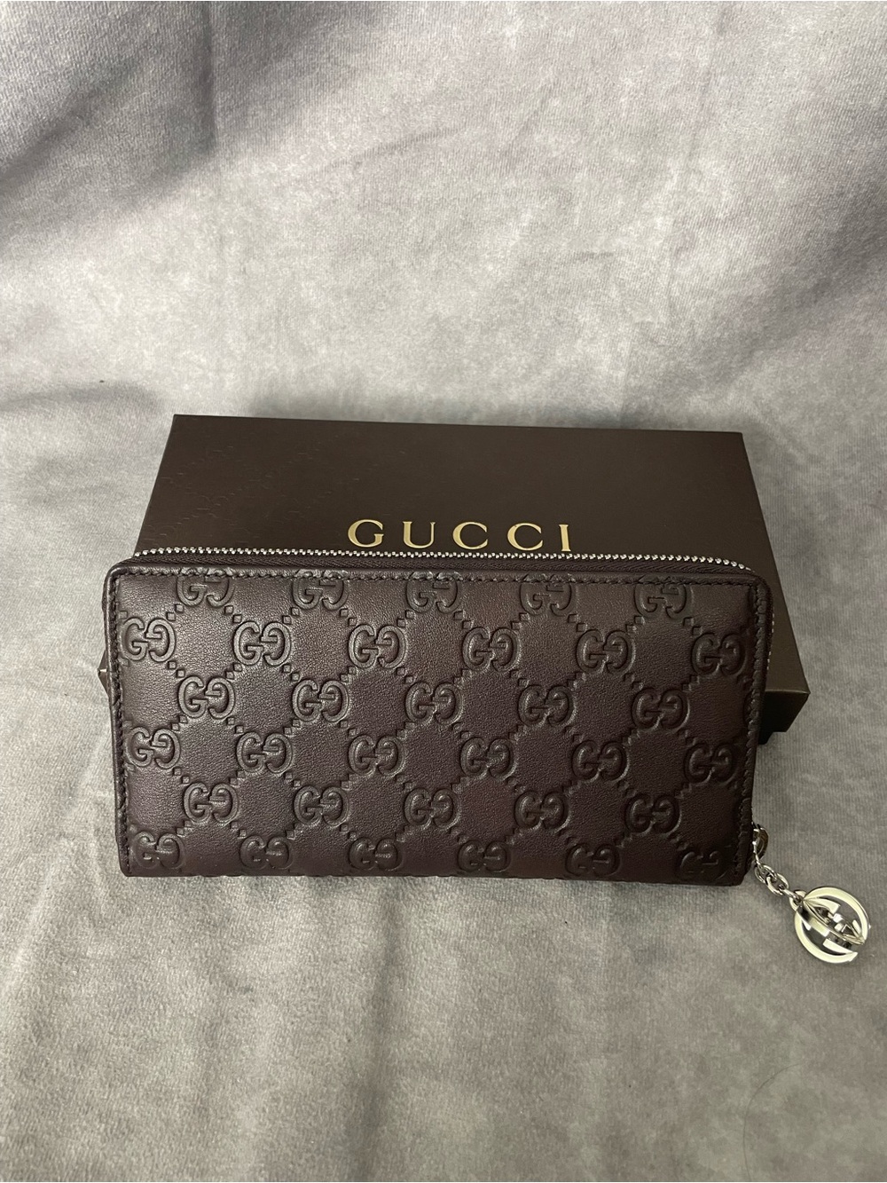 Gucci Guccissima Chocolate Dark Brown Interlock GG Zipper Pull ZipAround Wallet